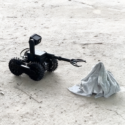 ROBOTANK robotarm lyfter föremål